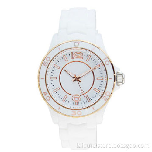2013 New Quartz Wristwatch with Silicon Strap and Alloy CaseNew